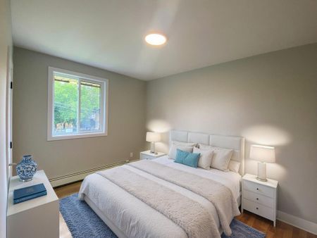 Three Bedroom Townhouse - Photo 5