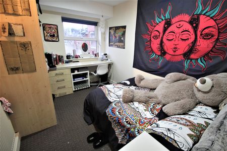 3 bedroom apartment to rent - Photo 4