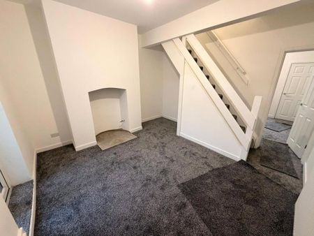2 bedroom terraced house to rent - Photo 4