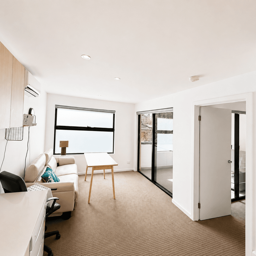 Fully Furnished Two Bedroom Apartment - Photo 1
