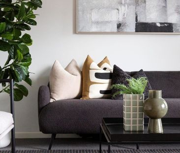 Stylish Family Living with Open Plan Design in Wallan - Photo 4