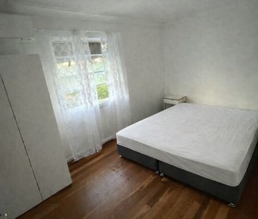 East Brisbane - Photo 2