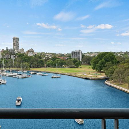 MODERN TRANQUIL HARBOUR FRONT APARTMENT - Photo 4