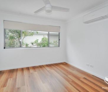 Spacious Modern Living in the Heart of Parkinson - Photo 1