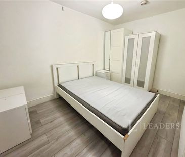 6 bedroom house to rent Falconers Road, Luton, Bedfordshire, LU2 - Photo 1