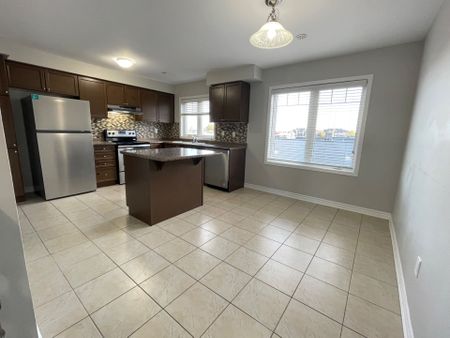 For Lease - 14 Quillberry Close, Brampton, Ontario - Photo 3