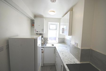 1 bedroom flat to rent - Photo 4