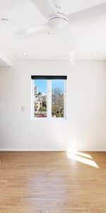 TOP FLOOR STUDIO APARTMENT! - Photo 3