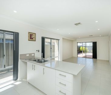 Modern Easy Maintenance Family Home - Photo 5