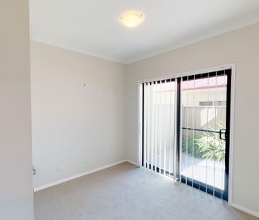 Walking on Sunshine & Partially Furnished - Photo 6