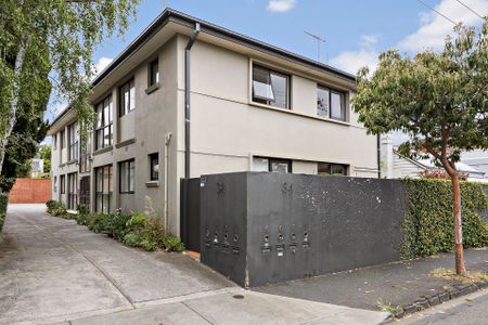 8/34 Clarke Street, Prahran. - Photo 2