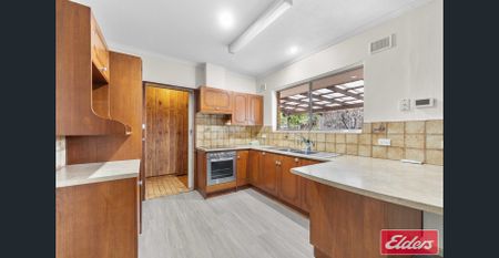 4 BEDROOM HOME ON HUGE BLOCK! - Photo 3