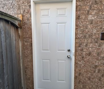 For Lease - 33 Bluffwood Crescent, Brampton, Ontario - Photo 3