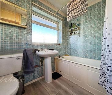 3 bedroom semi-detached house to rent - Photo 6