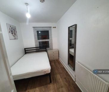 1 bedroom in a house share to rent - Photo 2