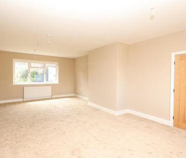 2 bedroom detached bungalow to rent - Photo 1