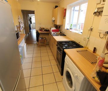 3 bedroom terraced house to rent - Photo 5