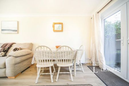 2 bedroom terraced house to rent - Photo 3