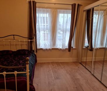 Room in a Shared House, Imperial Avenue, SO15 - Photo 2