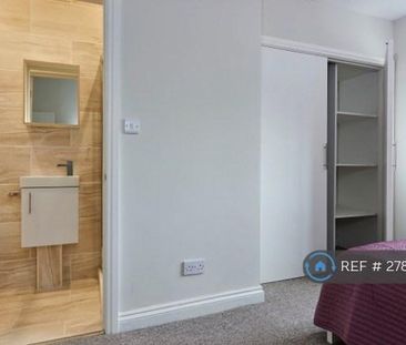 3 bedroom flat to rent - Photo 5