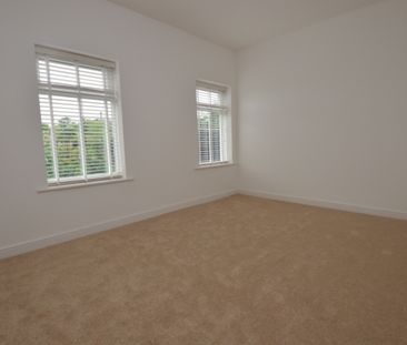 2 Bedroom Terraced House - Photo 5