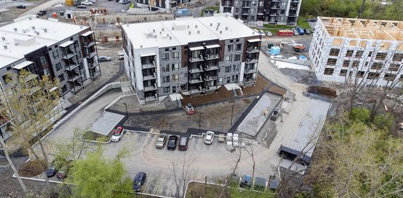 SPACIOUS 2 BEDROOM CORNER UNIT - 79 Nancy Elliot, Gatineau - Photo 2