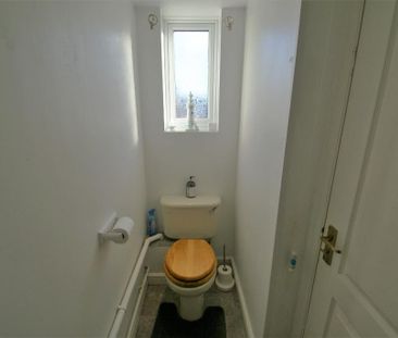3 bedroom semi-detached house to rent - Photo 6