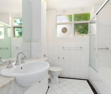 1/10 Ashby Grove, Eaglemont - Photo 3