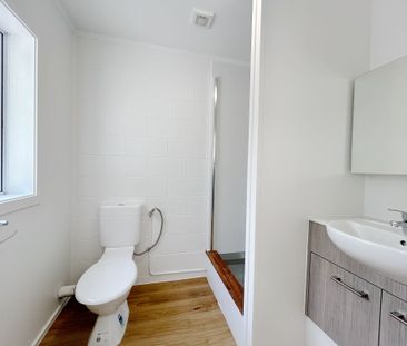 This renovated one bedroom unit is ready for you to move in - Photo 6