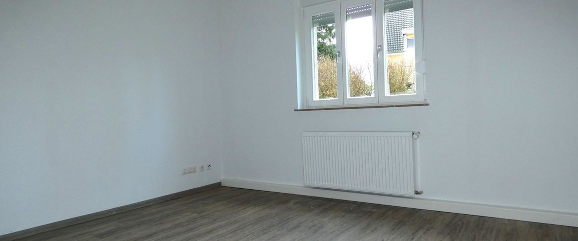 *** Heimaterde! 2 Zimmer-Wohnküche – modernes Duschbad – eigener Garten!*** - Foto 1