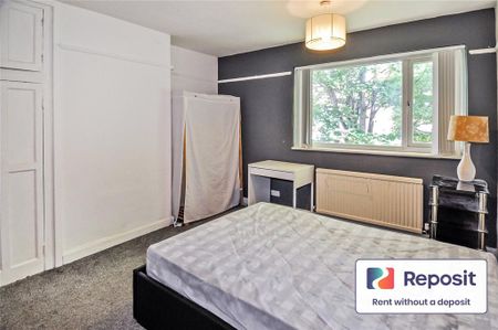 4 bedroom semi-detached house to rent - Photo 5