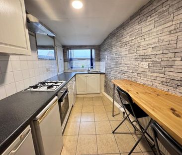 2 Bedroom Apartment To Let - Photo 6