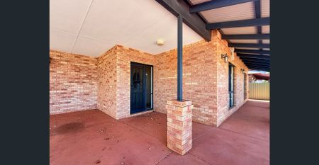 Large Spacious Family Home - Photo 2