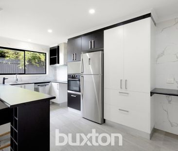 Light & Bright - Comfortable Living in a Peaceful Pocket. Water usa... - Photo 3