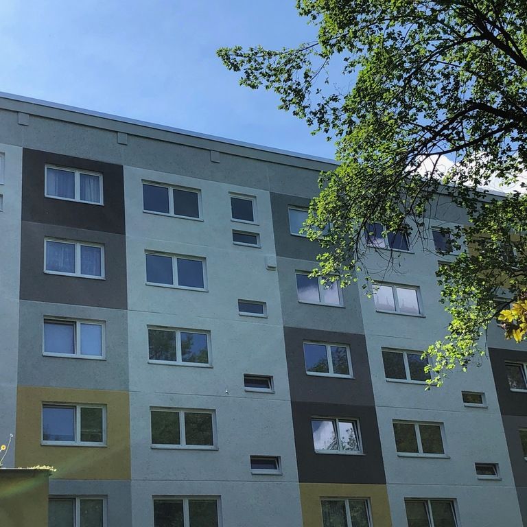 3-Raum-Wohnung mit Balkon in zentraler Lage - Foto 1