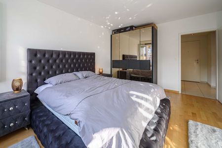 Exklusive 2.5-Zimmer-Wohnung in Zug – Neu renoviert & modern möbliert mit Seesicht. - Photo 4