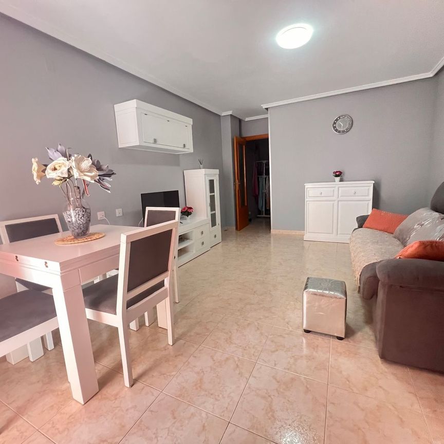 Alquiler de piso en Calle Monteagudo, 13 - Photo 1