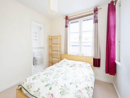 2 bedroom flat to rent - Photo 5