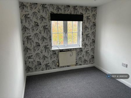 3 bedroom semi-detached house to rent - Photo 3