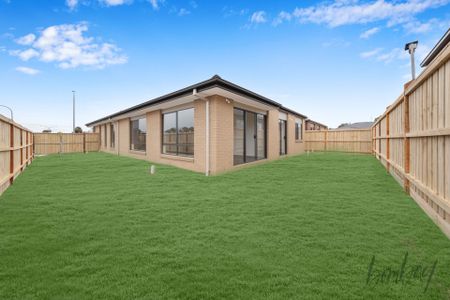 Brand New Family Home - Photo 2