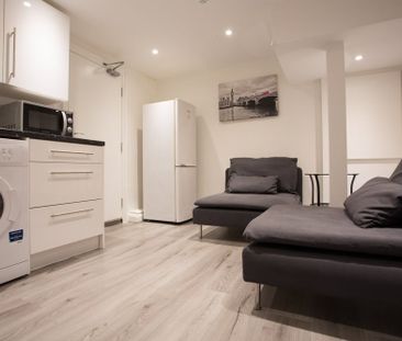 2 Bed Flat, Newington Butts, SE11 - Photo 1