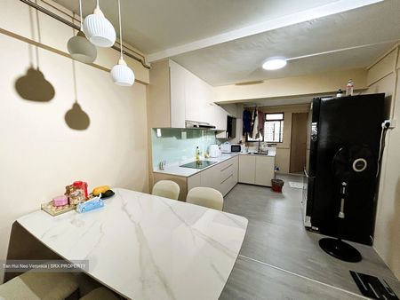 Blk 208 Boon Lay Place (Jurong West), HDB 3 Rooms - For Rent - Photo 5