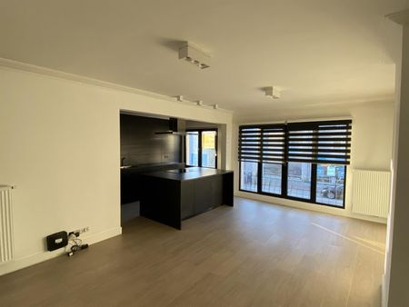 Goed gelegen appartement met 2 slaapkamers - Photo 3