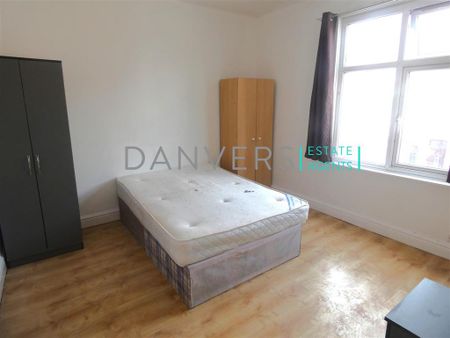 4 bedroom terraced house to rent - Photo 2