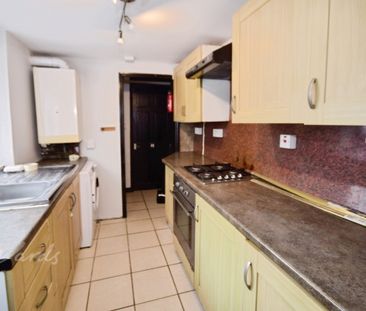 3 bedroom terraced house to rent - Photo 6