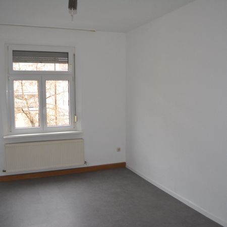 *Renoviert - 2 Zimmer - Bad mit Wanne und Fenster - Kücheneinrichtung möglich - frei* - Photo 4
