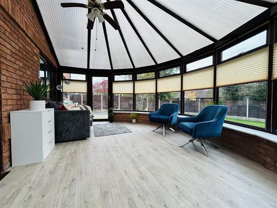 4 bedroom detached house to rent - Photo 1