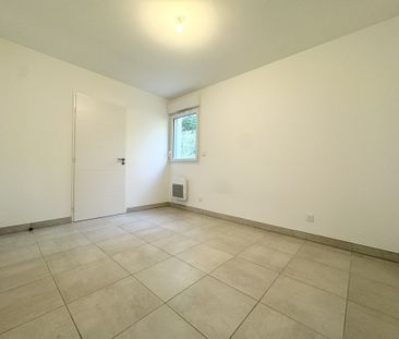 NIMES - T2 NEUF avec TERRASSE et GARAGE dans résidence avec PISCINE - Photo 2