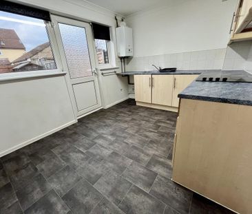 2 bedroom end of terrace house to rent - Photo 3