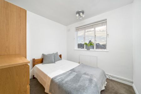 3 bedroom flat to rent - Photo 5